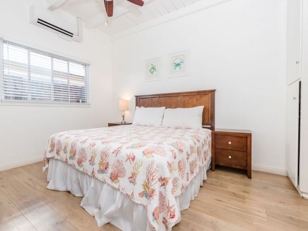 Newport Beach Home 998437