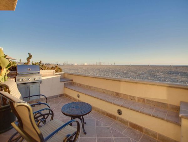 Newport Beach Home 998438