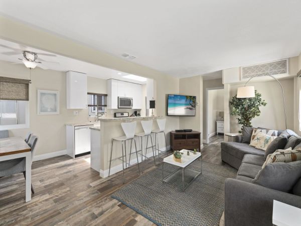 Newport Beach Condo 998439