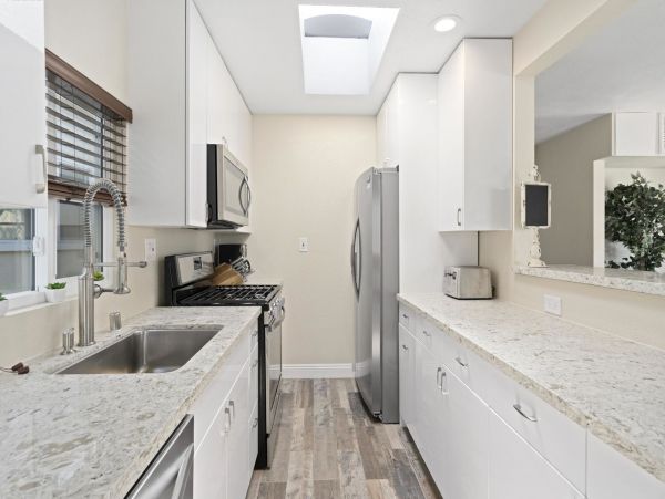 Newport Beach Condo 998439