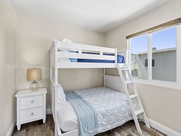 Newport Beach Condo 998439