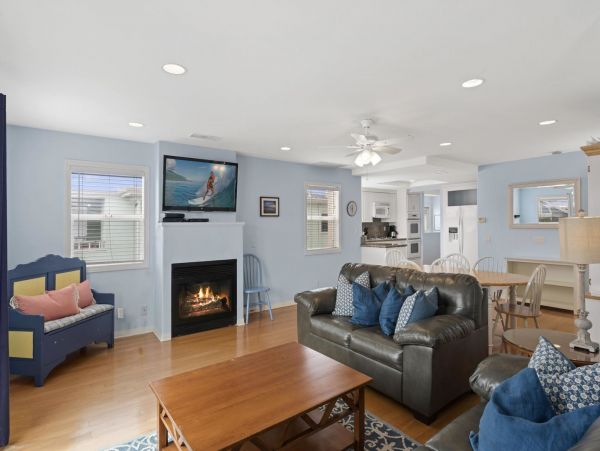 Newport Beach Condo 998440
