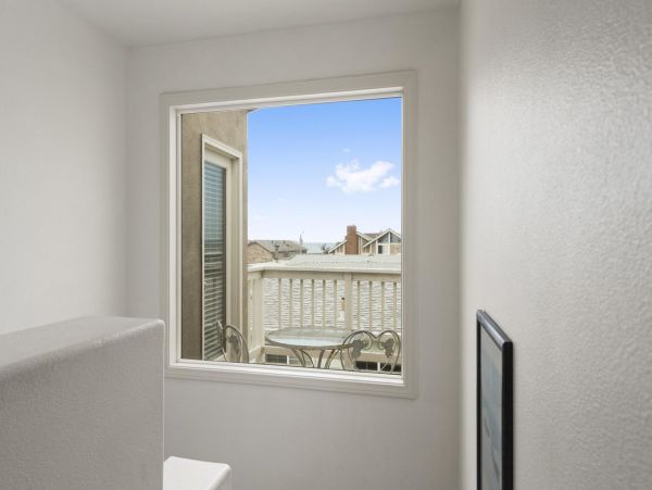 Newport Beach Condo 998440