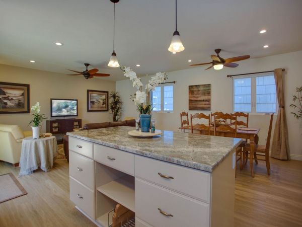 Newport Beach Condo 998443