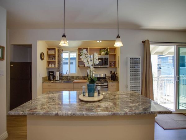 Newport Beach Condo 998443