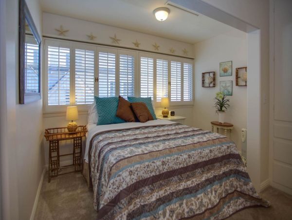 Newport Beach Condo 998443