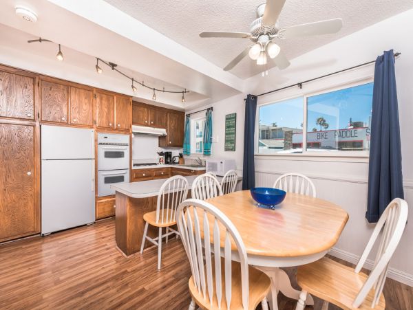 Newport Beach Home 998444