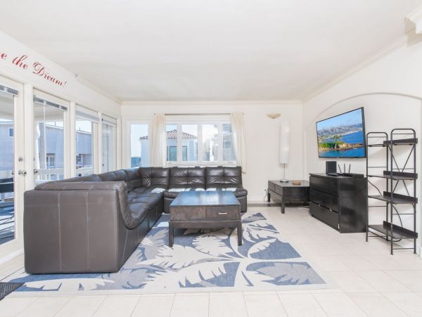 Newport Beach Home 998446