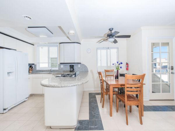 Newport Beach Home 998446