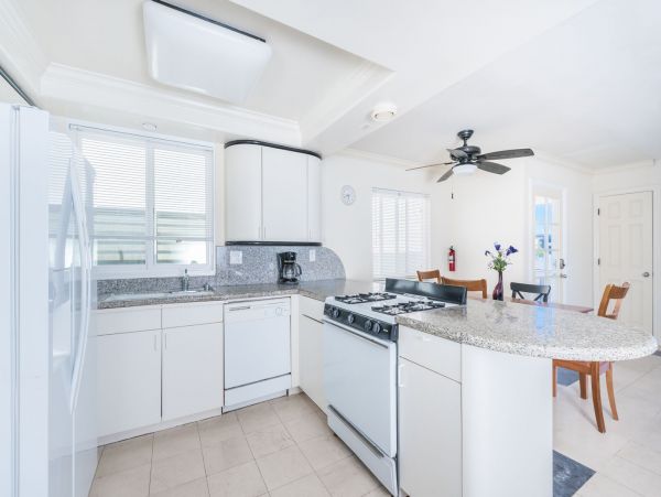Newport Beach Home 998446