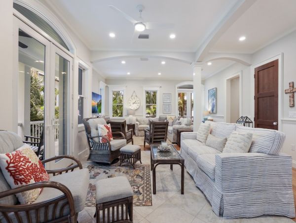Gorgeous 5 Bedroom One House Back From Beach