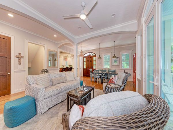 Gorgeous 5 Bedroom One House Back From Beach