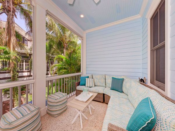 Gorgeous 5 Bedroom One House Back From Beach