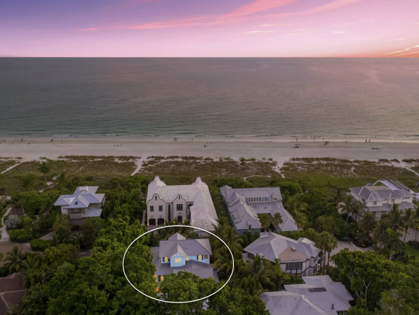 Gorgeous 5 Bedroom One House Back From Beach
