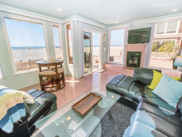 Newport Beach Home 998450