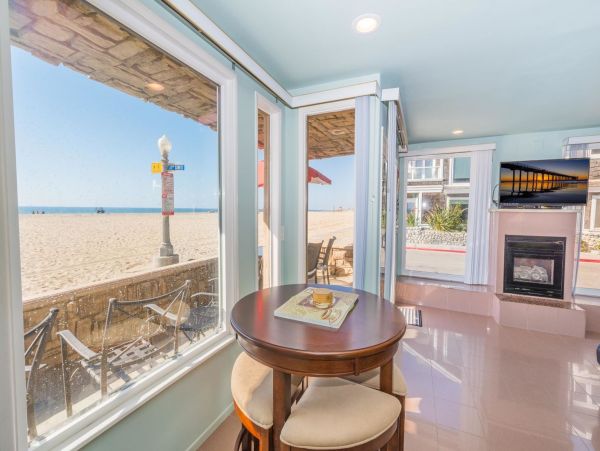 Newport Beach Home 998450