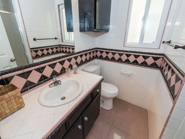 Newport Beach Home 998450