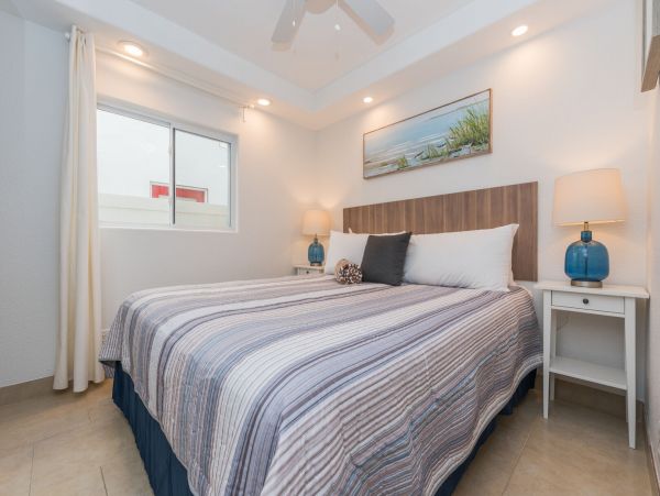 Newport Beach Home 998453