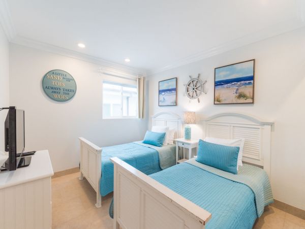 Newport Beach Home 998454