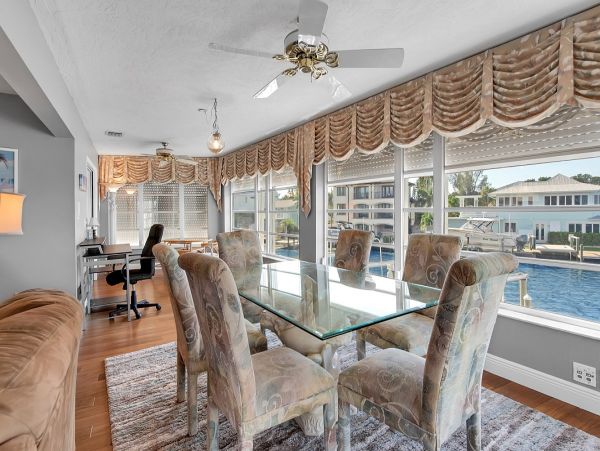 Wonderful Holmes Beach Waterfront Vacation Home & Boat Dock