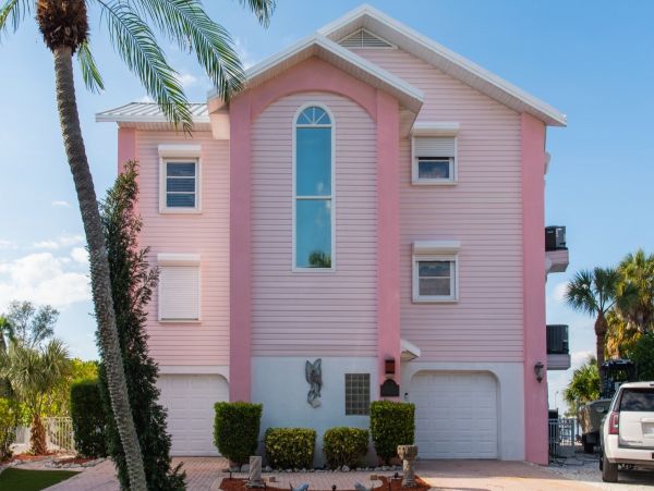 Wonderful Holmes Beach Waterfront Vacation Home & Boat Dock