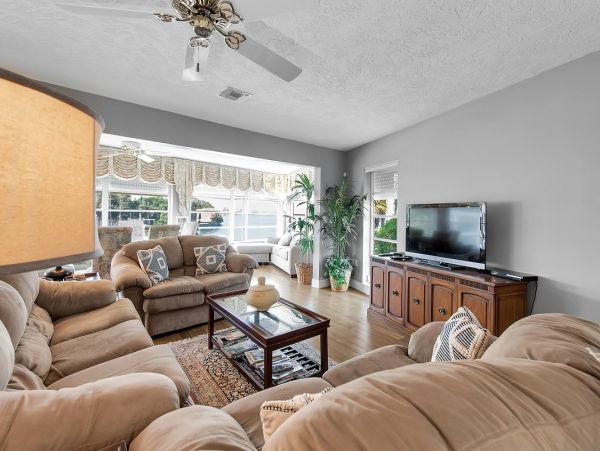 Wonderful Holmes Beach Waterfront Vacation Home & Boat Dock