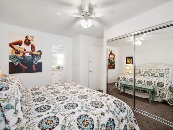 Newport Beach Home 998460
