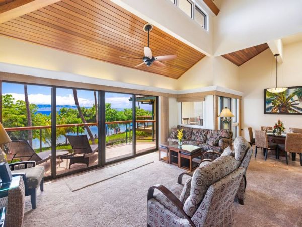 Luxurious 3 Bedroom Oceanfront Vacation Condo in Lahaina