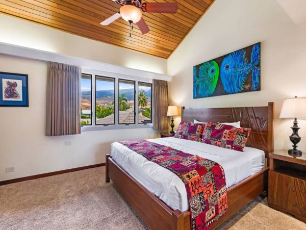 Luxurious 3 Bedroom Oceanfront Vacation Condo in Lahaina