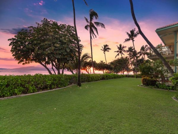 Luxurious 3 Bedroom Oceanfront Vacation Condo in Lahaina