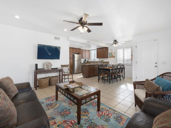 Newport Beach Home 998470