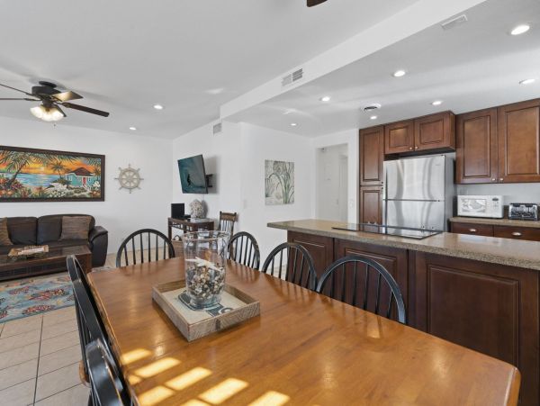 Newport Beach Home 998470