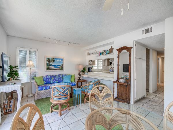 Newport Beach Home 998471
