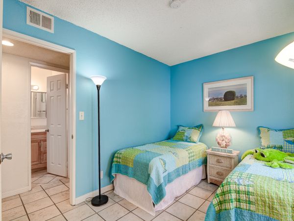 Newport Beach Home 998471