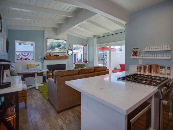 Newport Beach Home 998472