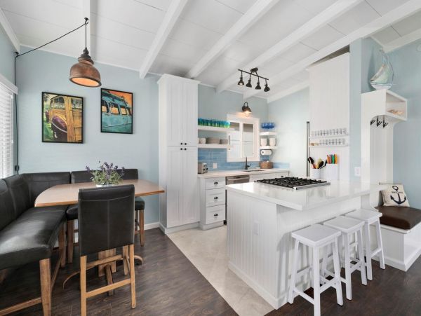 Newport Beach Home 998473