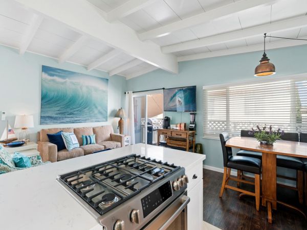Newport Beach Home 998473