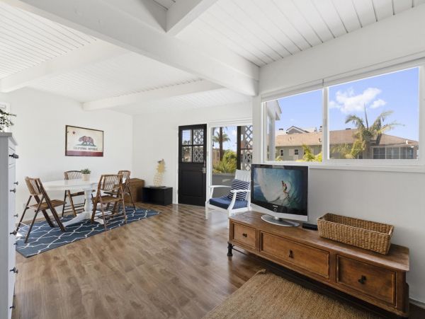 Newport Beach Condo 998474