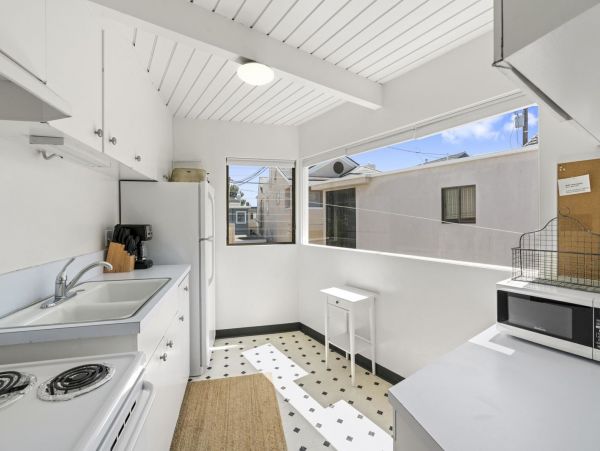 Newport Beach Condo 998474