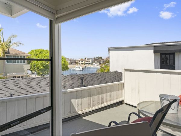 Newport Beach Condo 998474