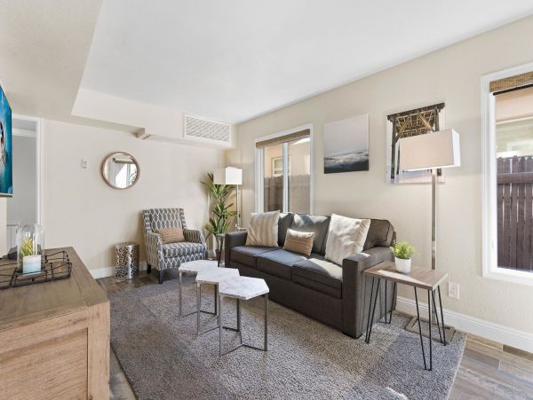 Newport Beach Condo 998475