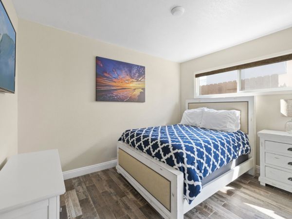 Newport Beach Condo 998475