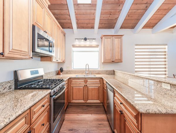 Newport Beach Home 998476