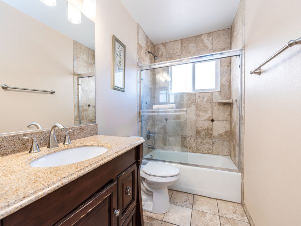 Newport Beach Home 998476