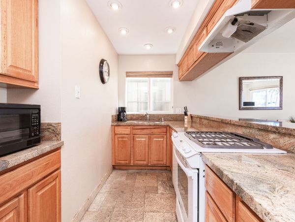 Newport Beach Home 998477