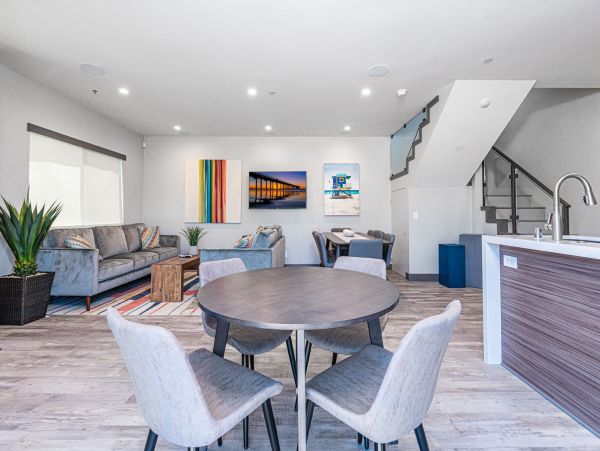 Newport Beach Home 998478
