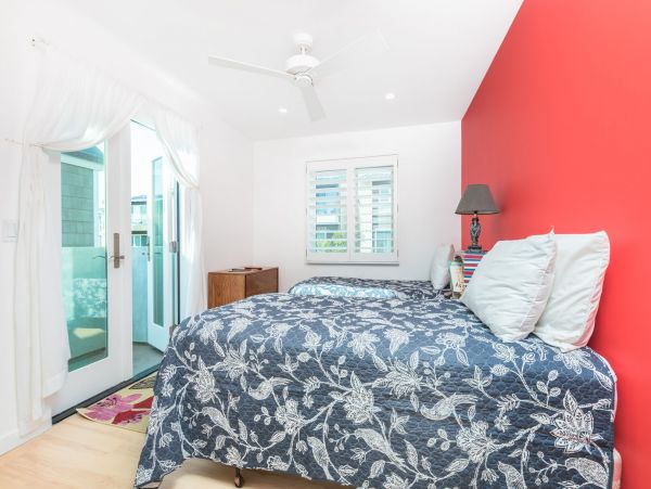 Newport Beach Home 998480