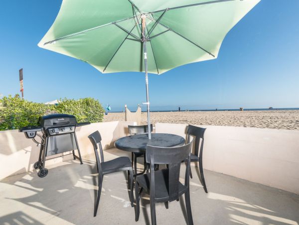 Newport Beach Home 998480