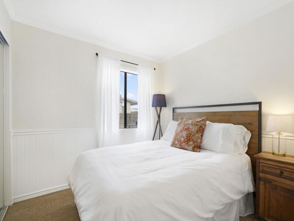 Newport Beach Home 998481