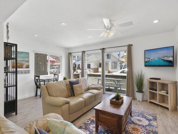 Newport Beach Home 998485